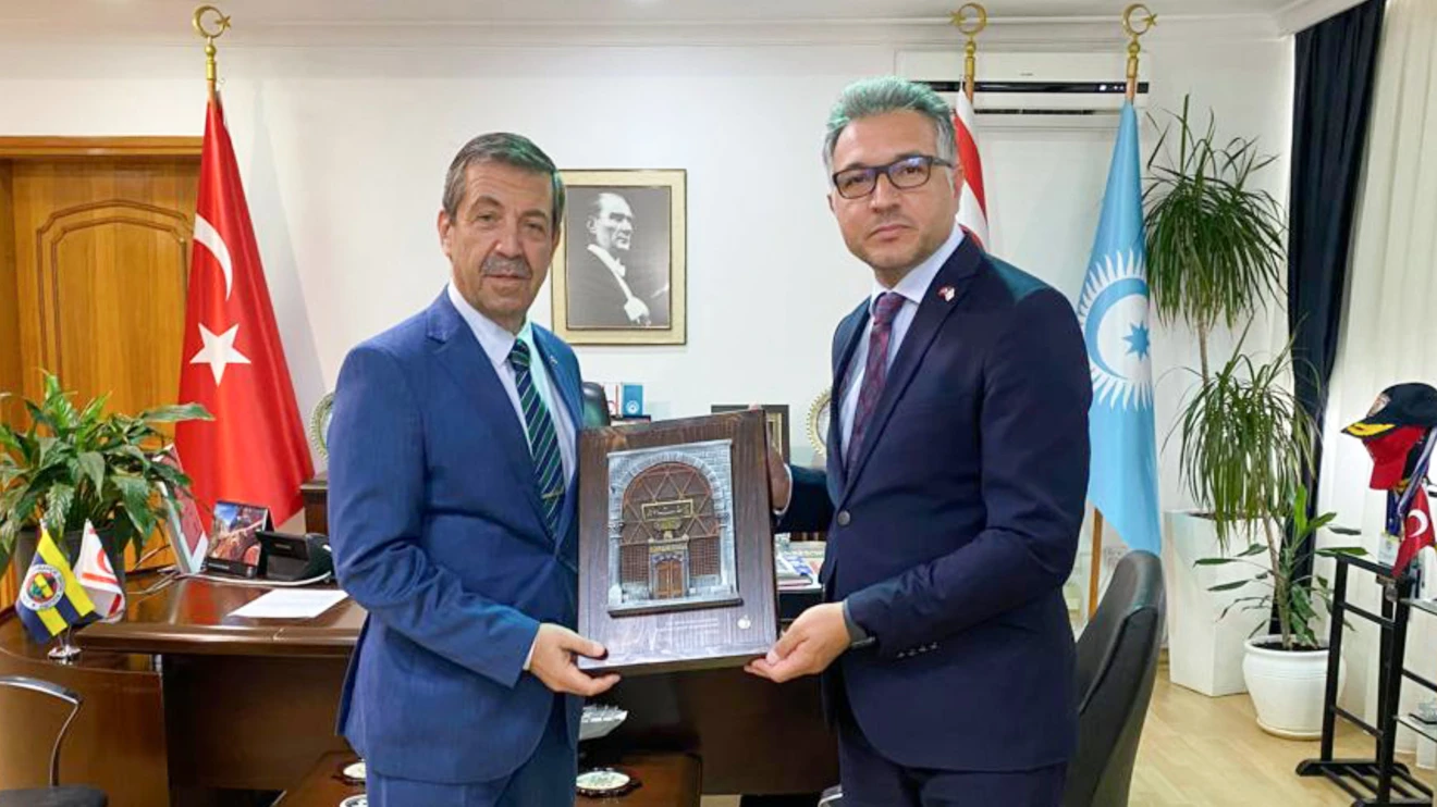 Rektör Aksoy, KKTC Dışişleri Bakanı Ertuğruloğlu’nu ziyaret etti
